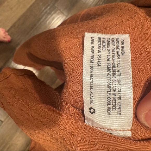 Universal Thread Rust V-Neck Tunic Top - Picture 4 of 4